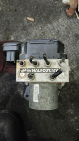 VOLKSWAGEN PASSAT B7 3AA 614 109 BK ABS PUMP