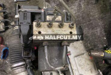 TOYOTA VELLFIRE 20 XZ ABS PUMP