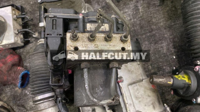 TOYOTA VELLFIRE 20 XZ ABS PUMP