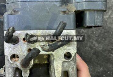 TOYOTA HARRIER ACU30 2N ABS PUMP
