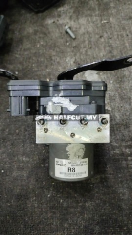 HYUNDAI TUCSON 04 R8 ABS PUMP
