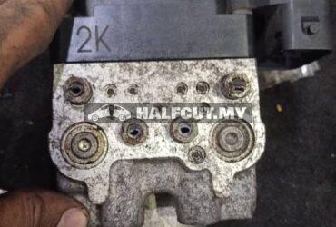 TOYOTA HARRIER ACU30 2K ABS PUMP
