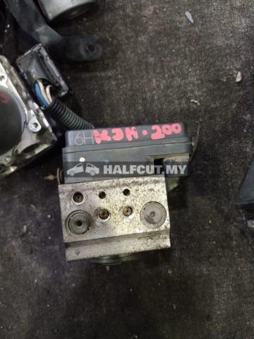 TOYOTA HIACE KDH200 6H ABS PUMP