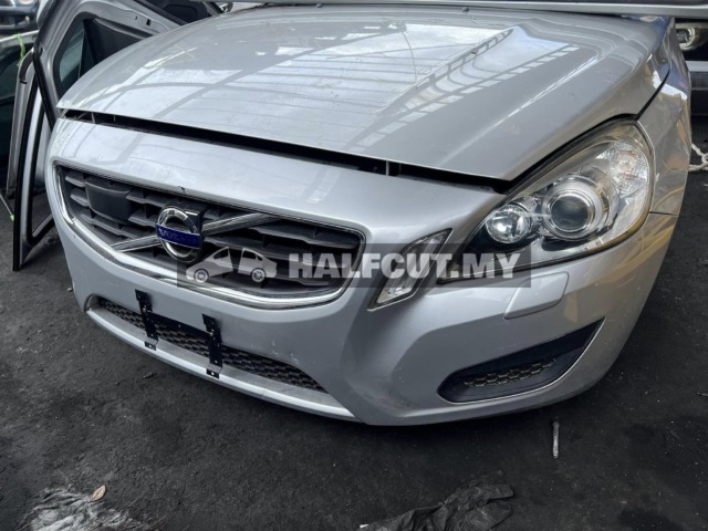 VOLVO S60 1.6 TURBO CKD HALFCUT HALF CUT