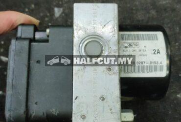 MAZDA 3 8V61-2M110-EA ABS PUMP