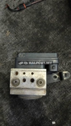 TOYOTA HILUX KUN25 6C ABS PUMP