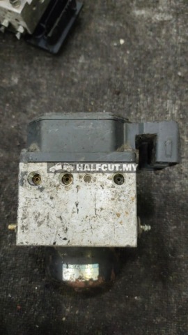 TOYOTA ESTIMA ACR30 44510-32070 ABS PUMP