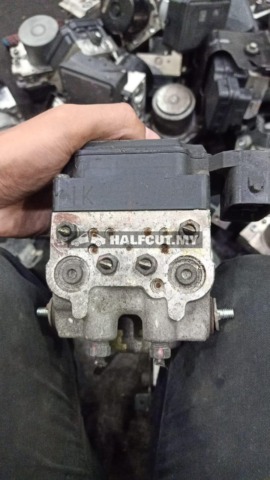 TOYOTA CAMRY ACV30 1K ABS PUMP