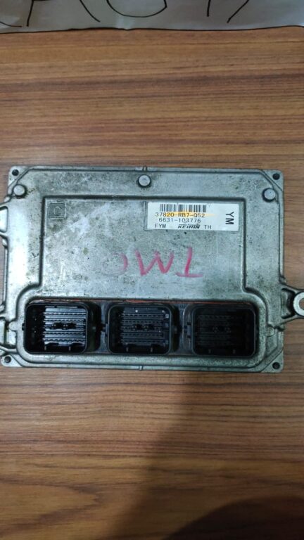YM 37820-RB7-Q52 ECU