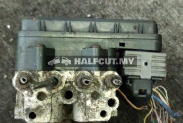 TOYOTA MARK X 133800-4390 QW ABS PUMP