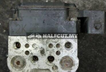 TOYOTA HARRIER ACU30 2K ABS PUMP