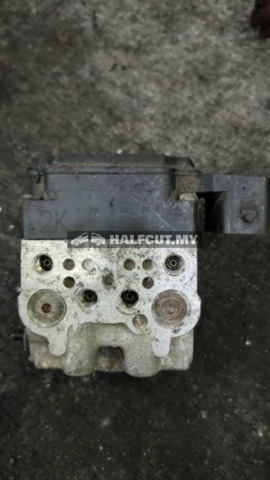 TOYOTA HARRIER ACU30 2K ABS PUMP