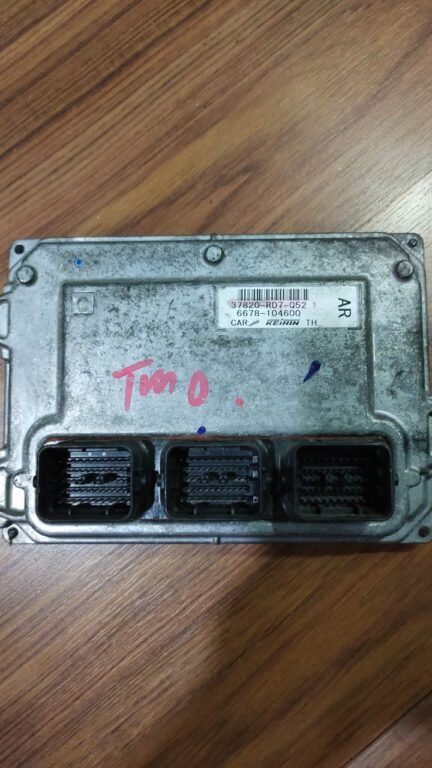 AR 37820-RD7-Q52 ECU