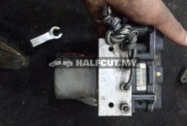 TOYOTA ESTIMA ACR50 X4 ABS PUMP