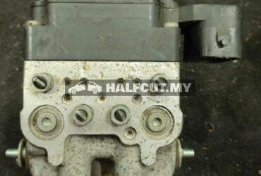 TOYOTA HARRIER ACU30 2K ABS PUMP