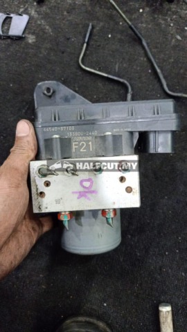 HINO XZU720 ABS PUMP