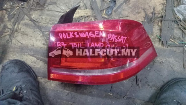 VOLKSWAGEN PASSAT B7 RH TAILLAMP TAILLIGHT TAIL REAR LAMP LIGHT