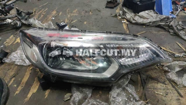 HONDA JAZZ T5A W0349 RH HEADLAMP HEADLIGHT HEAD LAMP LIGHT