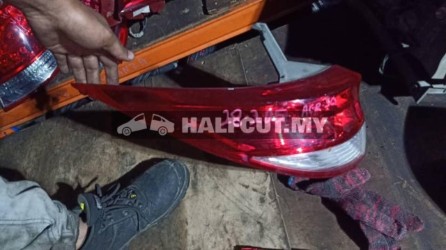 TOYOTA ALPHARD VELLFIRE ACR50 28-205 LH TAILLAMP TAILLIGHT TAIL REAR LAMP LIGHT