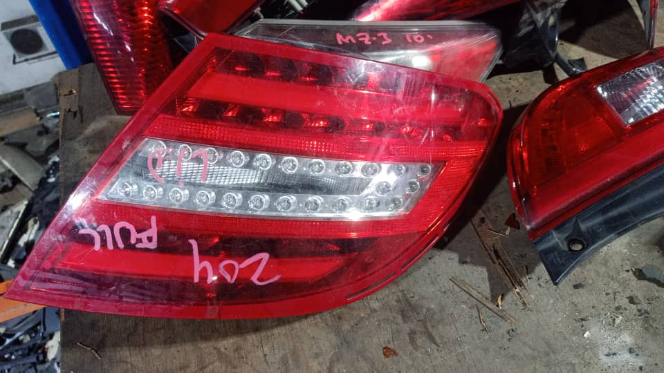 MERCEDES BENZ C W204 C220 CDI RH TAILLAMP TAILLIGHT TAIL REAR LAMP LIGHT