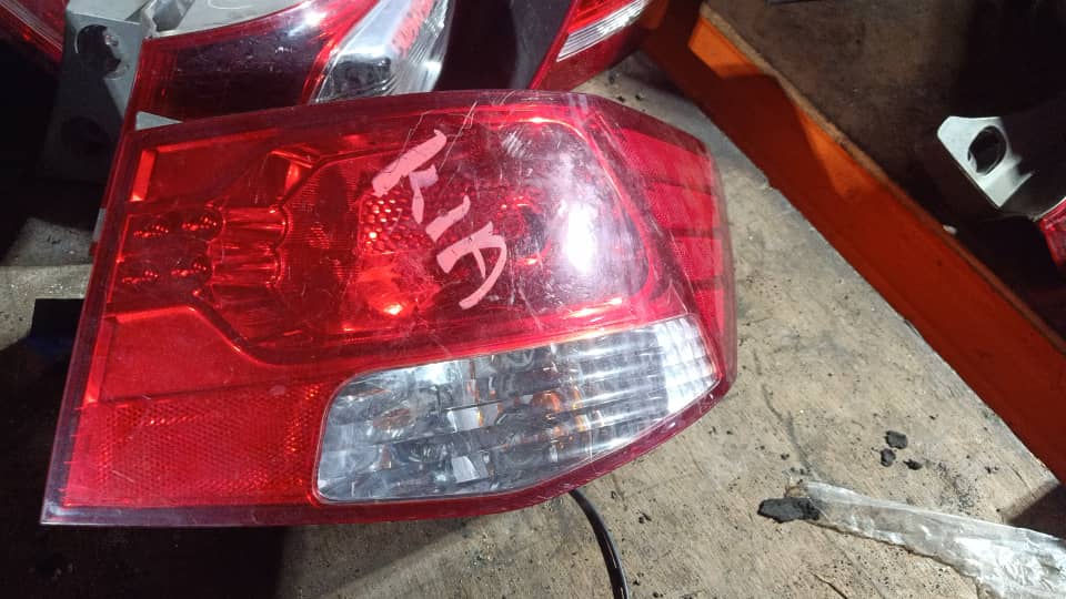KIA FORTE RH TAILLAMP TAILLIGHT TAIL REAR LAMP LIGHT