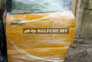 NISSAN SERENA C26 SIDE DOOR R L C26