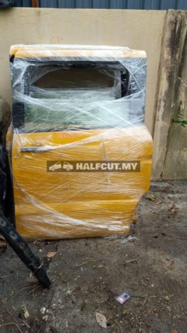 NISSAN SERENA C26 SIDE DOOR R L C26