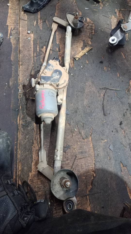 TOYOTA FORTUNER WIPER LINK