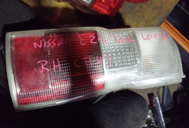 NISSAN E25 RH TAILLAMP TAILLIGHT TAIL REAR LAMP LIGHT