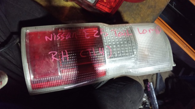 NISSAN E25 RH TAILLAMP TAILLIGHT TAIL REAR LAMP LIGHT