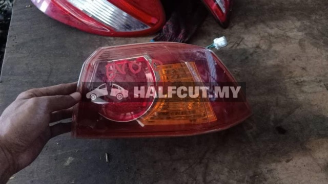MITSUBISHI LANCER EVO10 2008 RH TAILLAMP TAILLIGHT TAIL REAR LAMP LIGHT