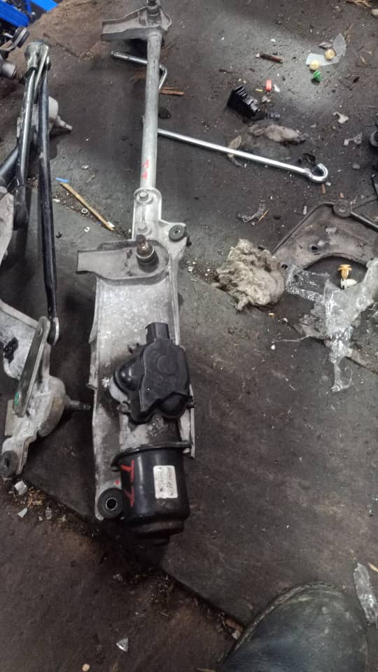 MITSUBISHI TRITON WIPER LINK MOTOR