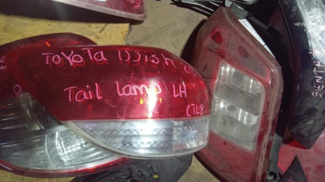 TOYOTA WISH 20 LH TAILLAMP TAILLIGHT TAIL REAR LAMP LIGHT