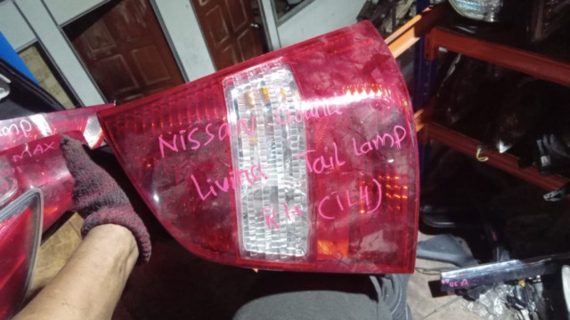 NISSAN GRAND LIVINA SECOND MODEL RH TAILLAMP TAILLIGHT TAIL REAR LAMP LIGHT
