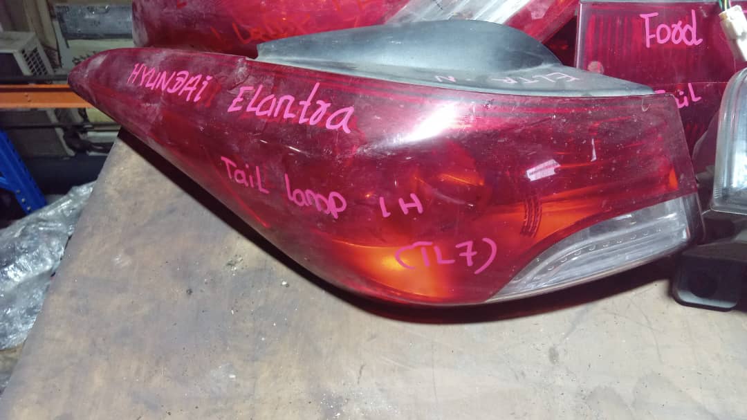 HYUNDAI ELANTRA LH TAILLAMP TAILLIGHT TAIL REAR LAMP LIGHT