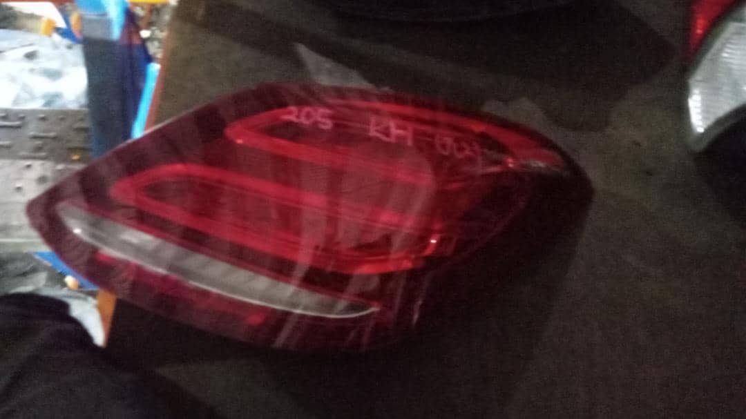 MERCEDES BENZ W205 RH TAILLAMP TAILLIGHT TAIL REAR LAMP LIGHT