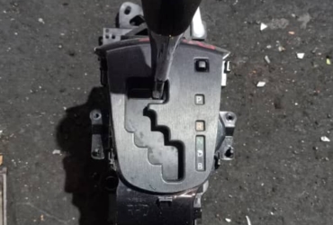 TOYOTA PRIUS C GEAR LEVEL