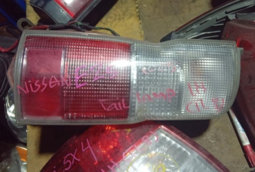 NISSAN E25 LH TAILLAMP TAILLIGHT TAIL REAR LAMP LIGHT