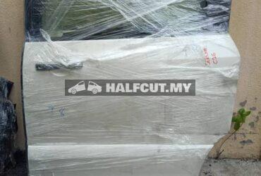 NISSAN SERENA C26 SIDE DOOR R L C26