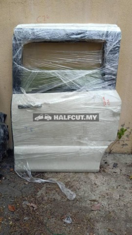 NISSAN SERENA C26 SIDE DOOR R L C26