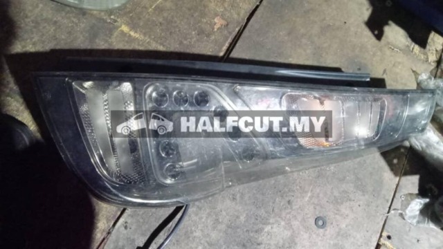 PROTON EXORA RH TAILLAMP TAILLIGHT TAIL REAR LAMP LIGHT