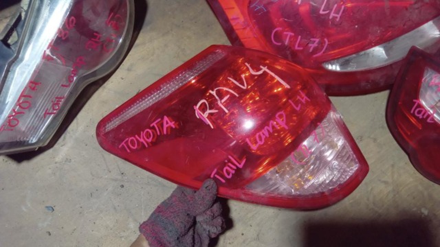 TOYOTA RAV 4 36 LH TAILLAMP TAILLIGHT TAIL REAR LAMP LIGHT