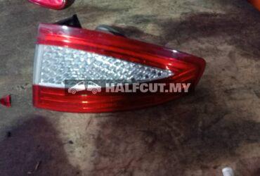 FORD MONDEO BA7 1.6 7S71-13404-A RH TAILLAMP TAILLIGHT TAIL REAR LAMP LIGHT