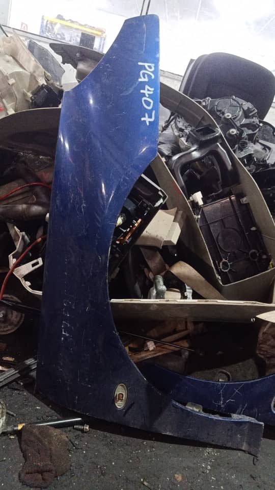 PEUGEOT 407 FENDER F RH