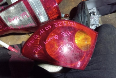 TOYOTA ALTIS ZZE121 RH TAILLAMP TAILLIGHT TAIL REAR LAMP LIGHT