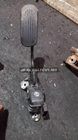 TOYOTA FORTUNER PEDAL SENSOR