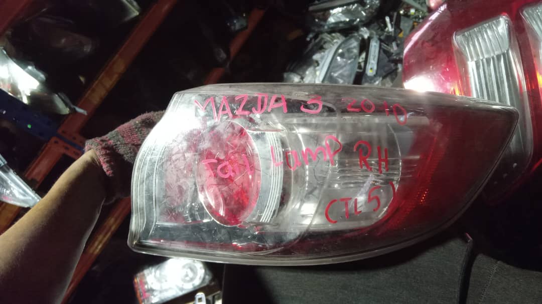 MAZDA 3 2010 RH TAILLAMP TAILLIGHT TAIL REAR LAMP LIGHT