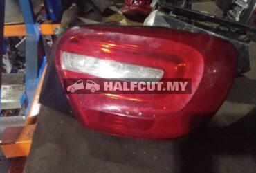 MERCEDES BENZ A200 RH TAILLAMP TAILLIGHT TAIL REAR LAMP LIGHT