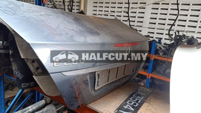MERCEDES BENZ W211 REAR BONNET