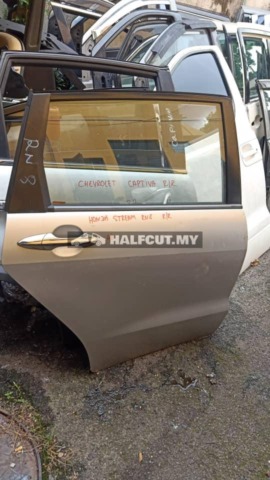 HONDA STREAM RN8 REAR DOOR R R